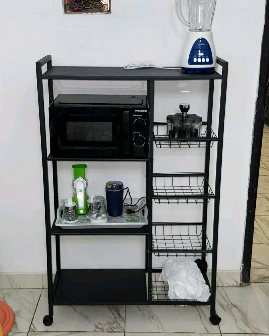 رف التخرين المعدني